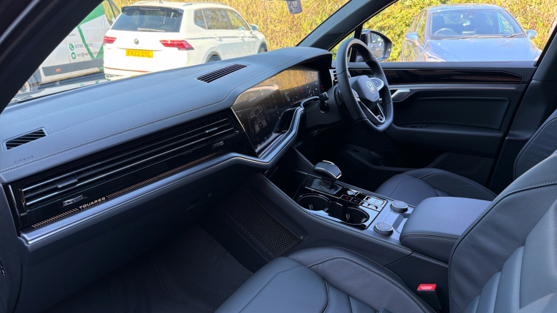 Volkswagen Touareg 3.0 V6 TDI 4Motion 286 Black Edition 5dr Tip Auto Diesel Estate